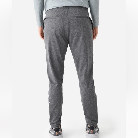 Vuori Sunday Performance Track Pants in Charcoal Grey Size Large - Picture 3 of 8